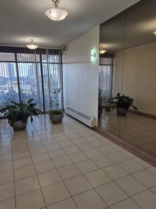 Toronto E11, ON M1B 3L9,10 Tapscott RD #602