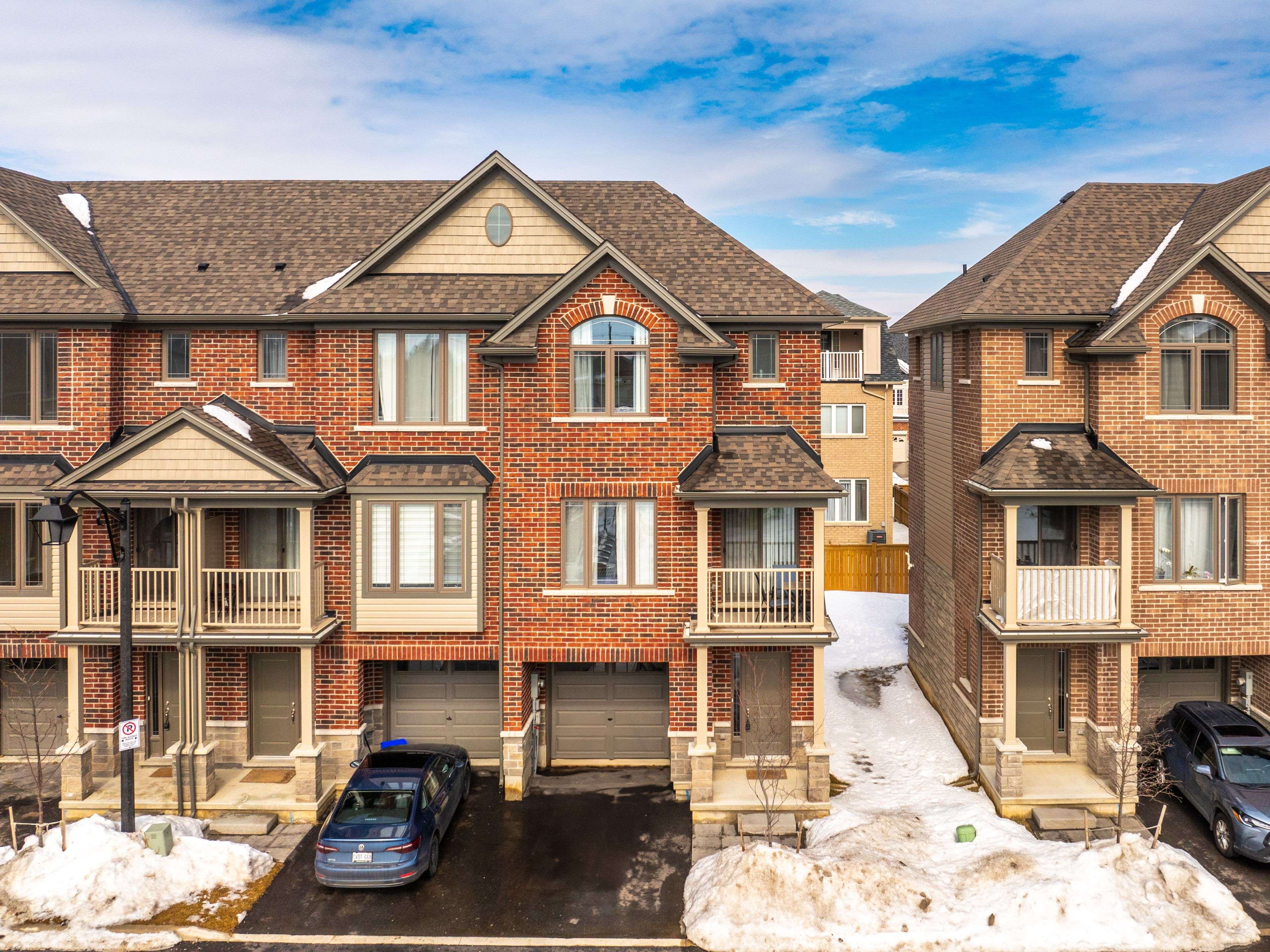 Hamilton, ON L8J 0M7,19 Picardy DR #8
