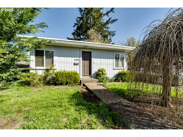 1248 E MADISON AVE, Cottage Grove, OR 97424