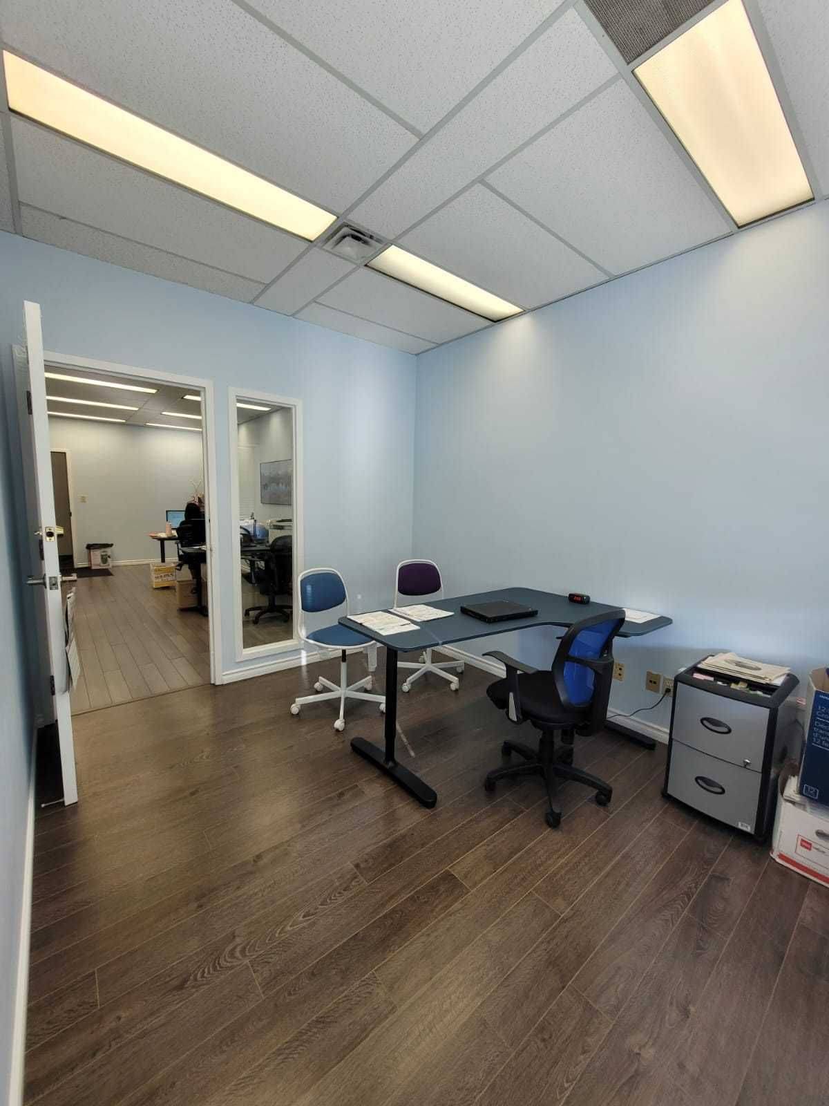 Toronto C12, ON M3B 3J5,220 Duncan Mill RD #212