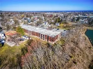 Lincoln, ON L0R 1B7,4209 Hixon ST #204