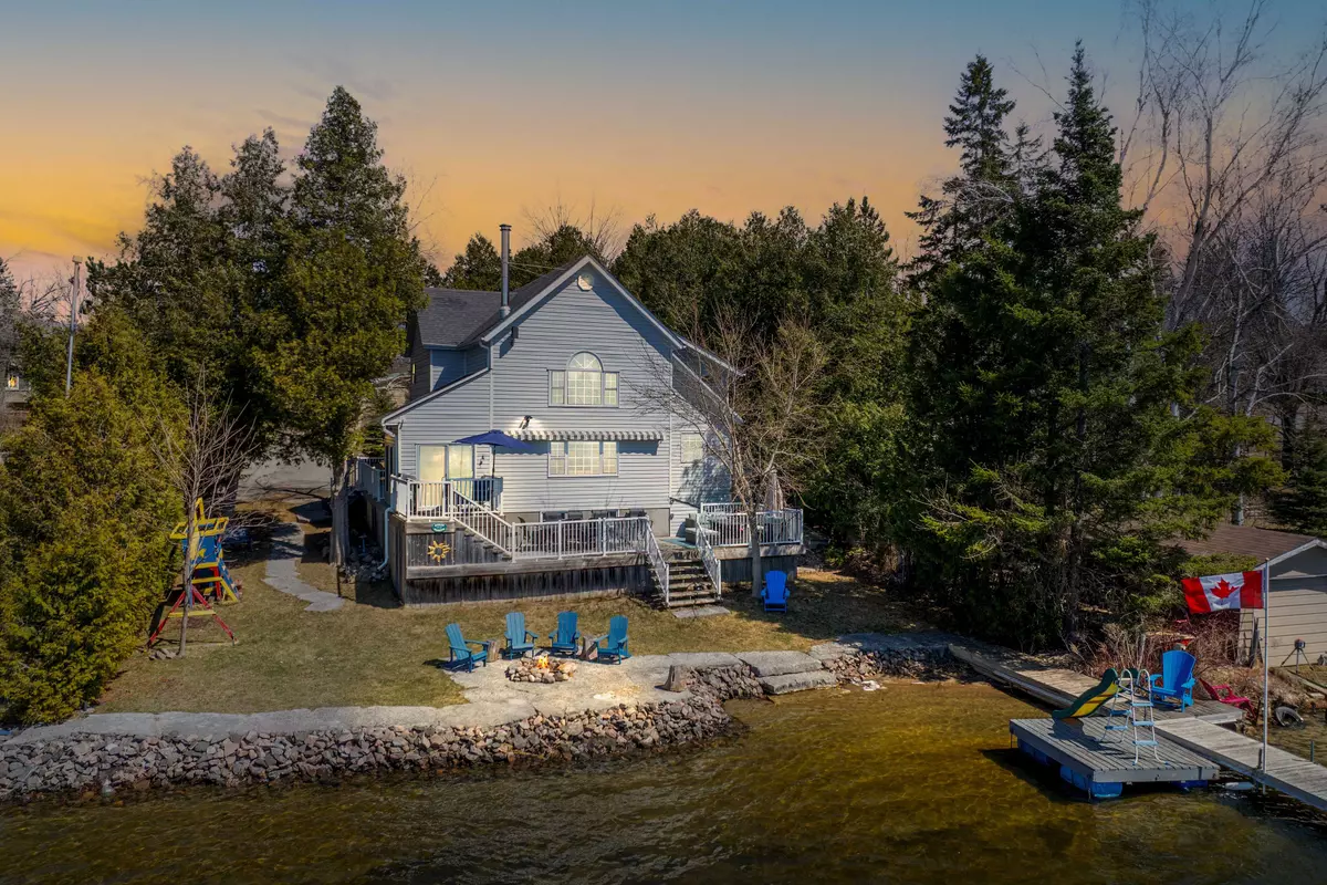 Kawartha Lakes, ON K0M 2B0,19 Hillcrest AVE