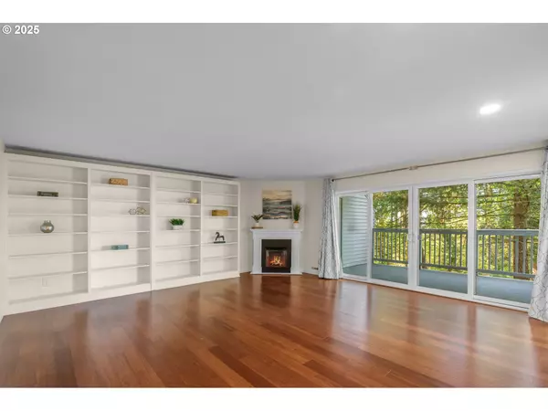 Lake Oswego, OR 97035,48 EAGLE CREST DR #5F