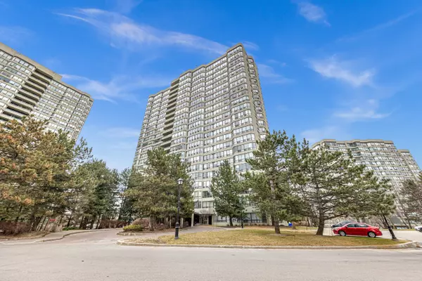 24 Hanover RD #907, Brampton, ON L6S 5K8