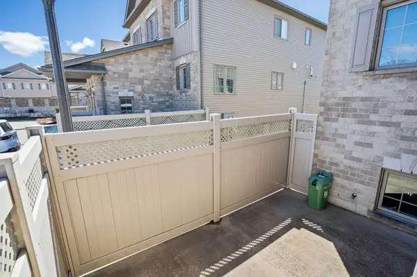 London South, ON N6L 0C7,3200 Singleton AVE #50