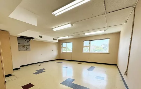 Hamilton, ON L8P 2H1,138-140 Herkimer ST