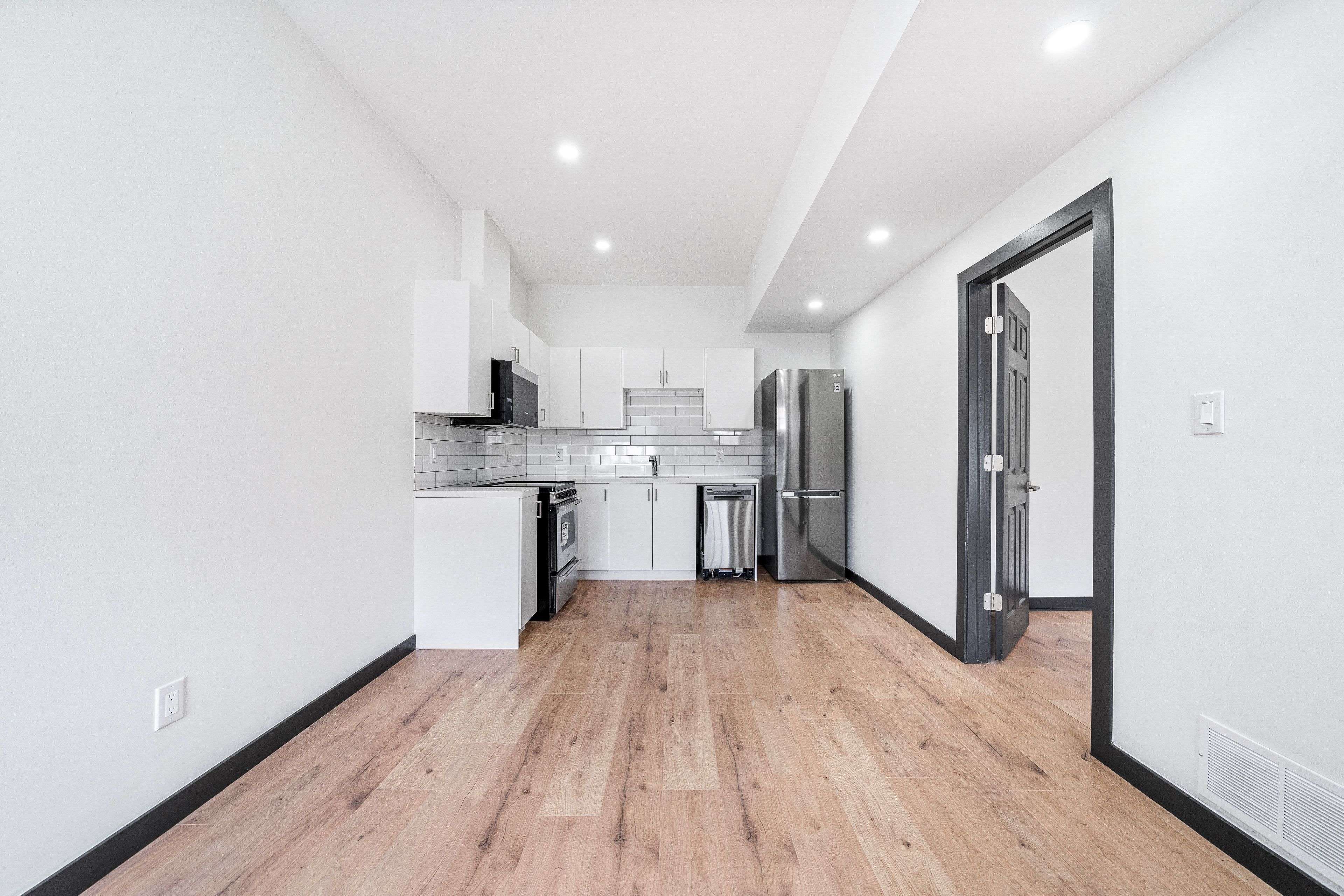 Hamilton, ON L8H 1W4,32 Britannia AVE