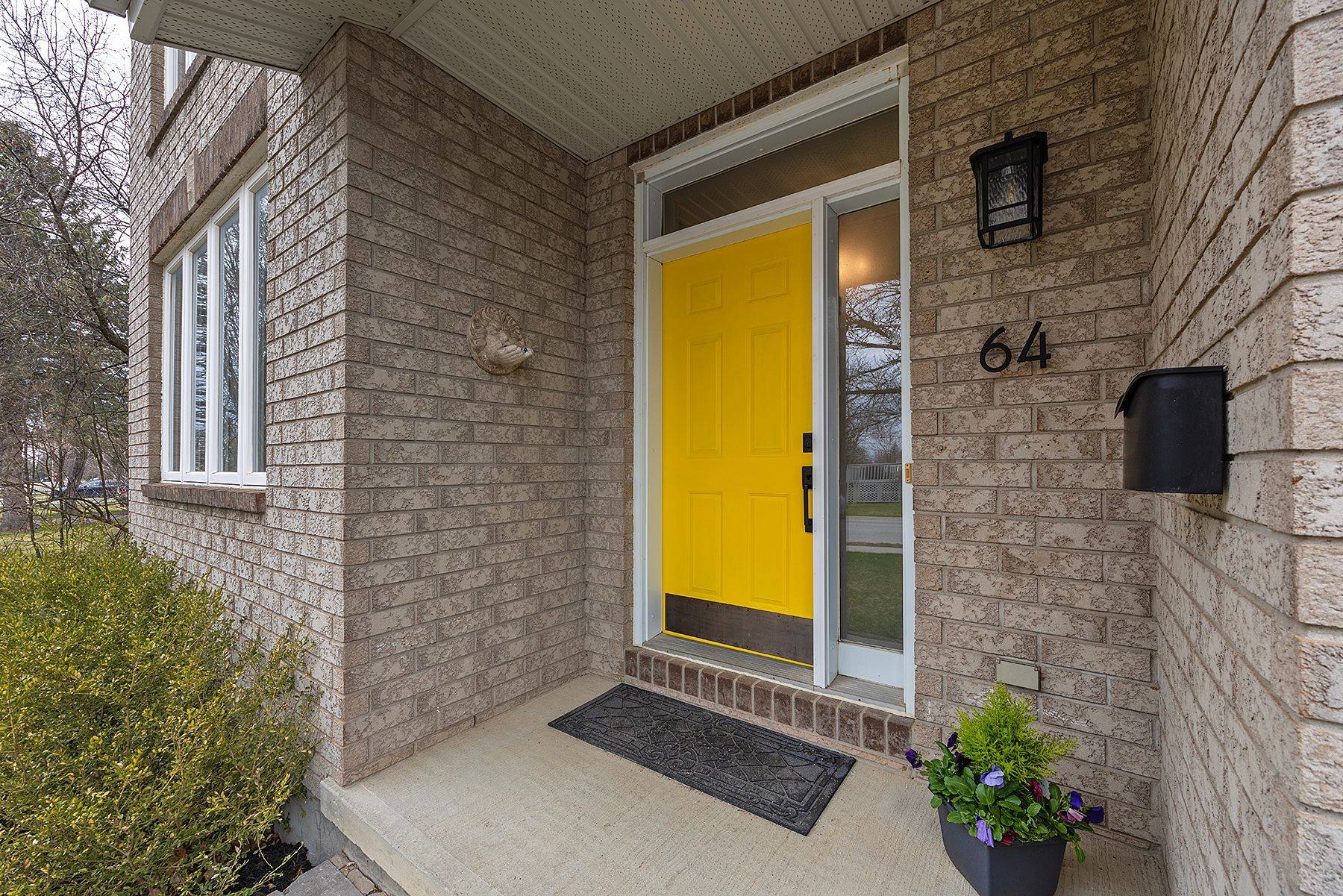 Kingston, ON K7K 7E1,64 Dalgleish AVE