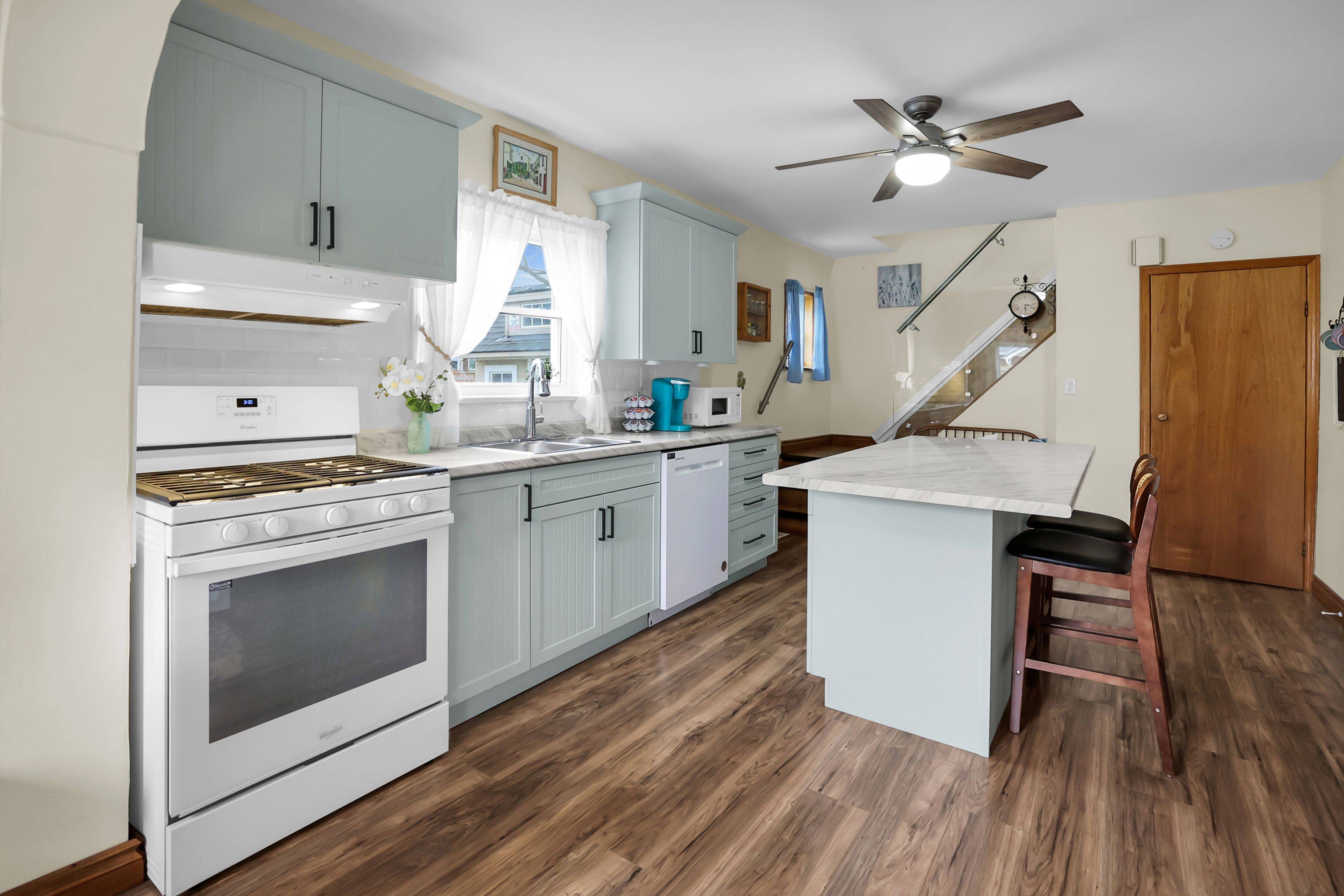 St. Catharines, ON L2N 1A6,16 Kingsway CRES