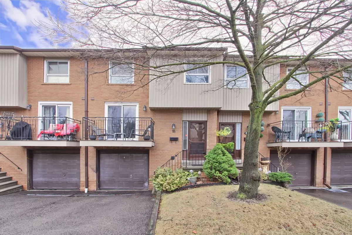 Mississauga, ON L5A 3X5,725 Vermouth AVE #18