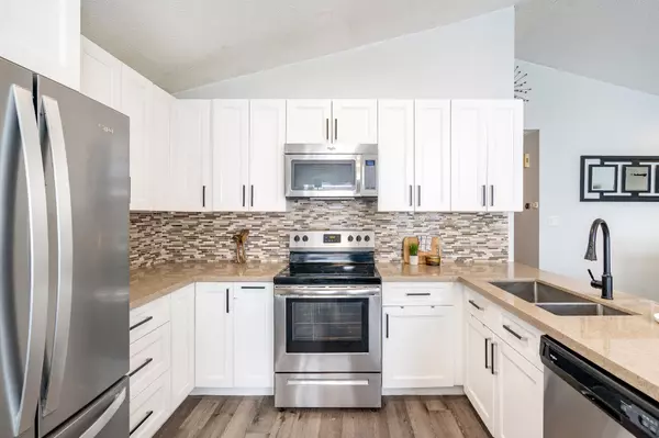 Tay, ON L0K 2A0,129 Mitchells Beach RD