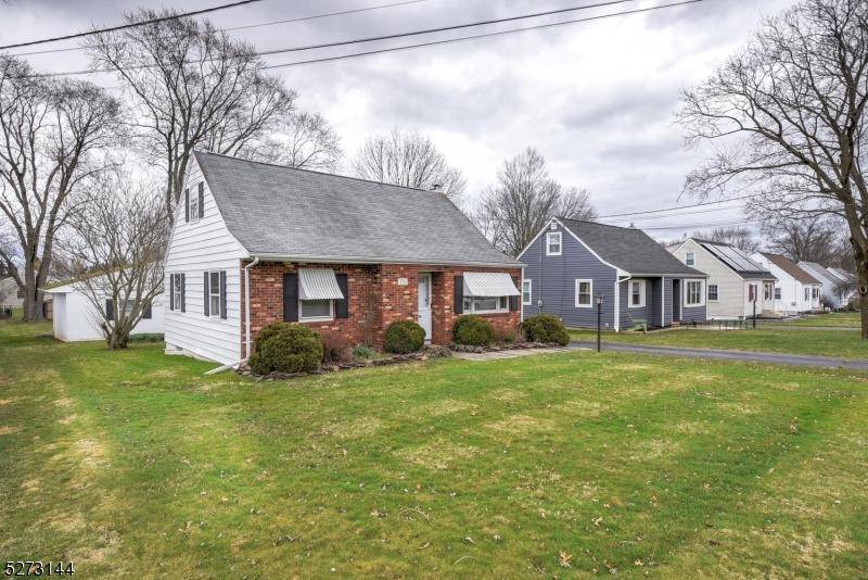 136 Weiss Ter, Raritan Boro, NJ 08869