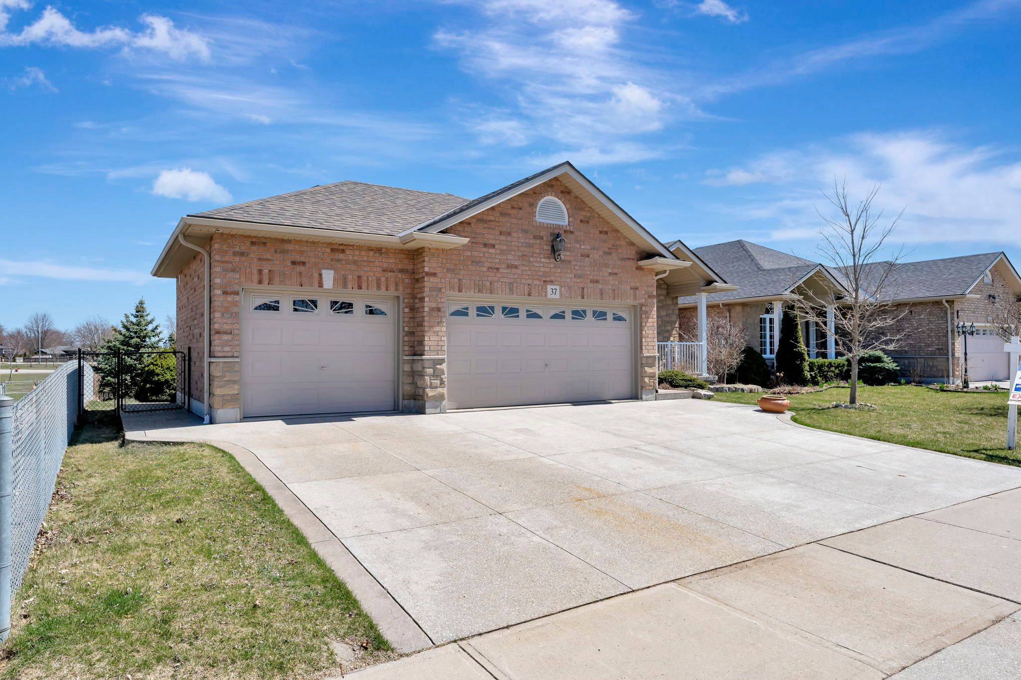 Haldimand, ON N0A 1H0,37 Oak CRES