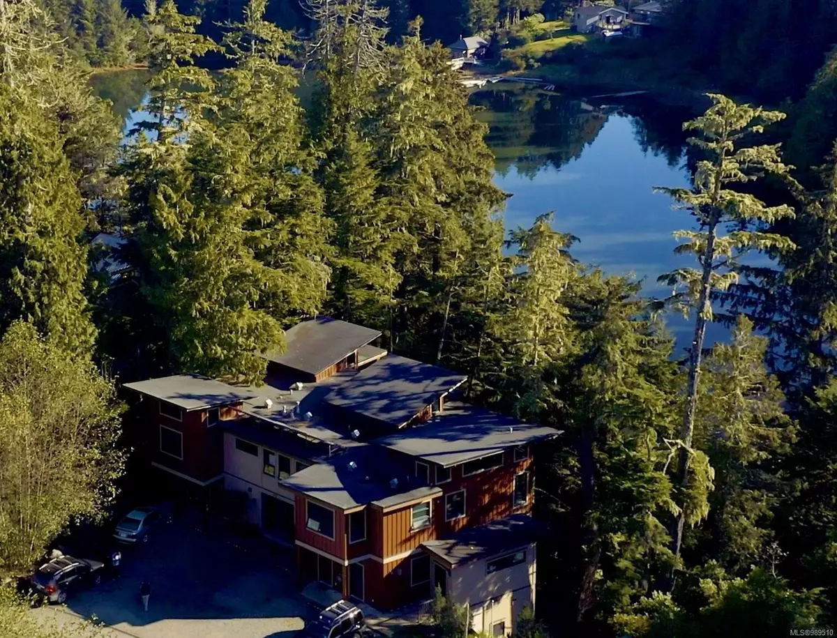 Ucluelet, BC V0R 3A0,203 Boardwalk Blvd #12