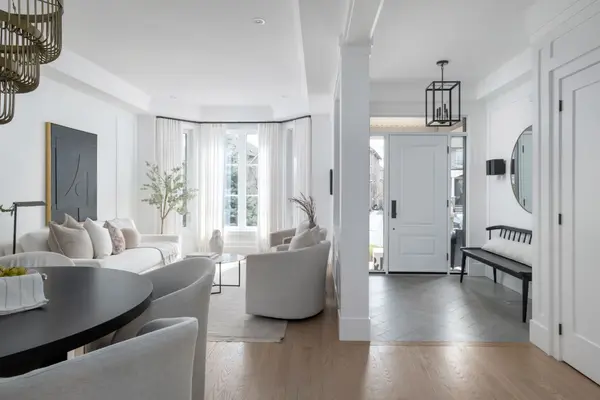 Oakville, ON L6L 0C2,281 Admiral DR