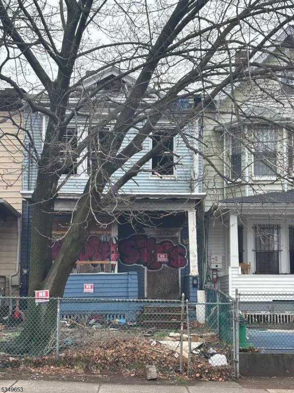 887 Madison Ave, Paterson City, NJ 07501