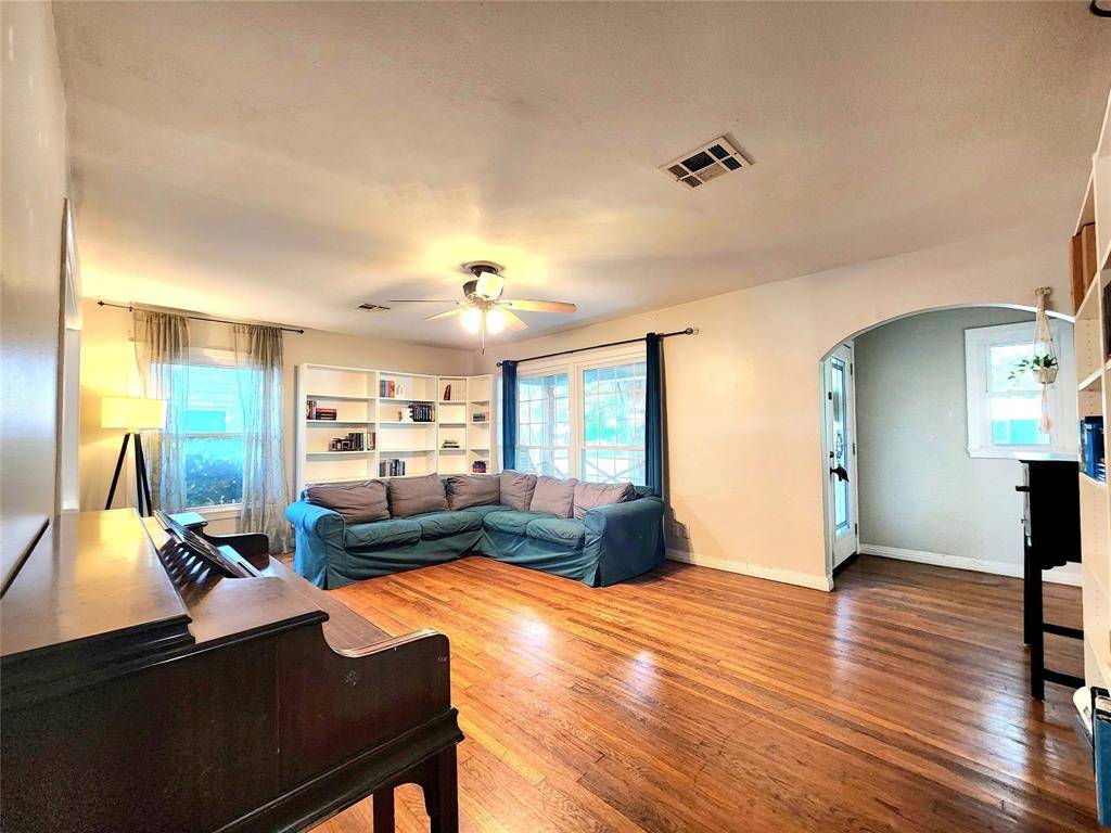 Waco, TX 76710,4209 Sanger Avenue