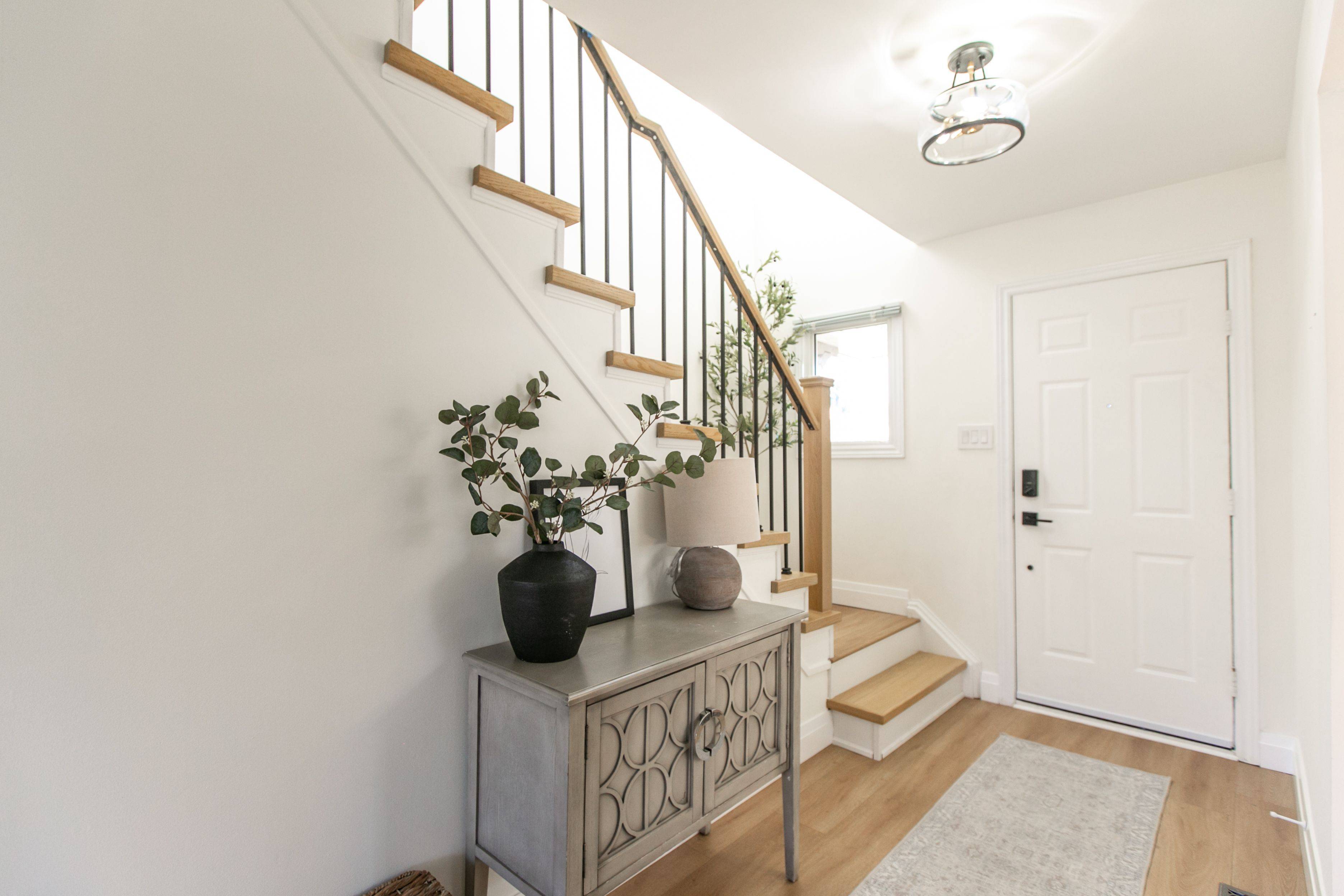 Barrie, ON L4M 6G6,16 Hadden CRES