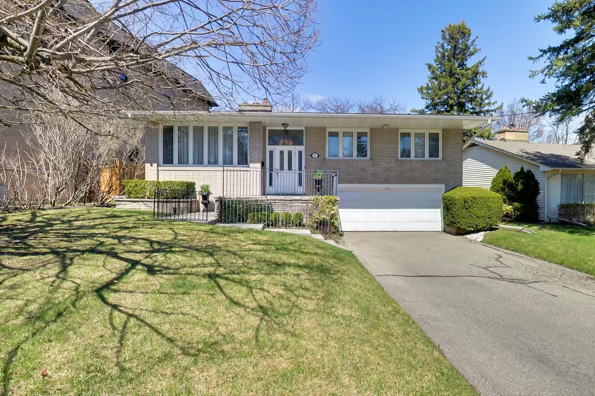 Toronto C15, ON M2K 1X1,51 Ravenscroft CIR