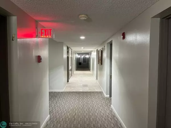 Lauderhill, FL 33313,4851 NW 21st St #404