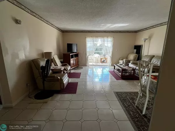 Lauderhill, FL 33313,4851 NW 21st St #404
