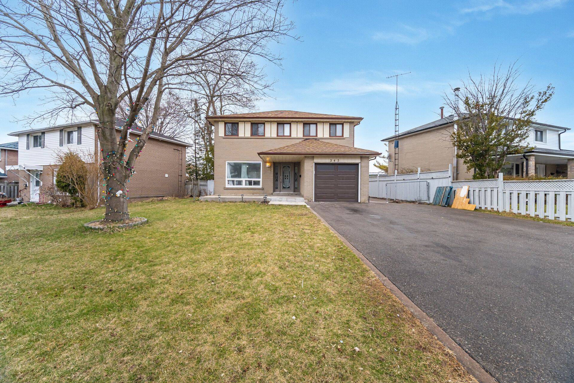 345 Silverstone DR, Toronto W10, ON M9V 3J8