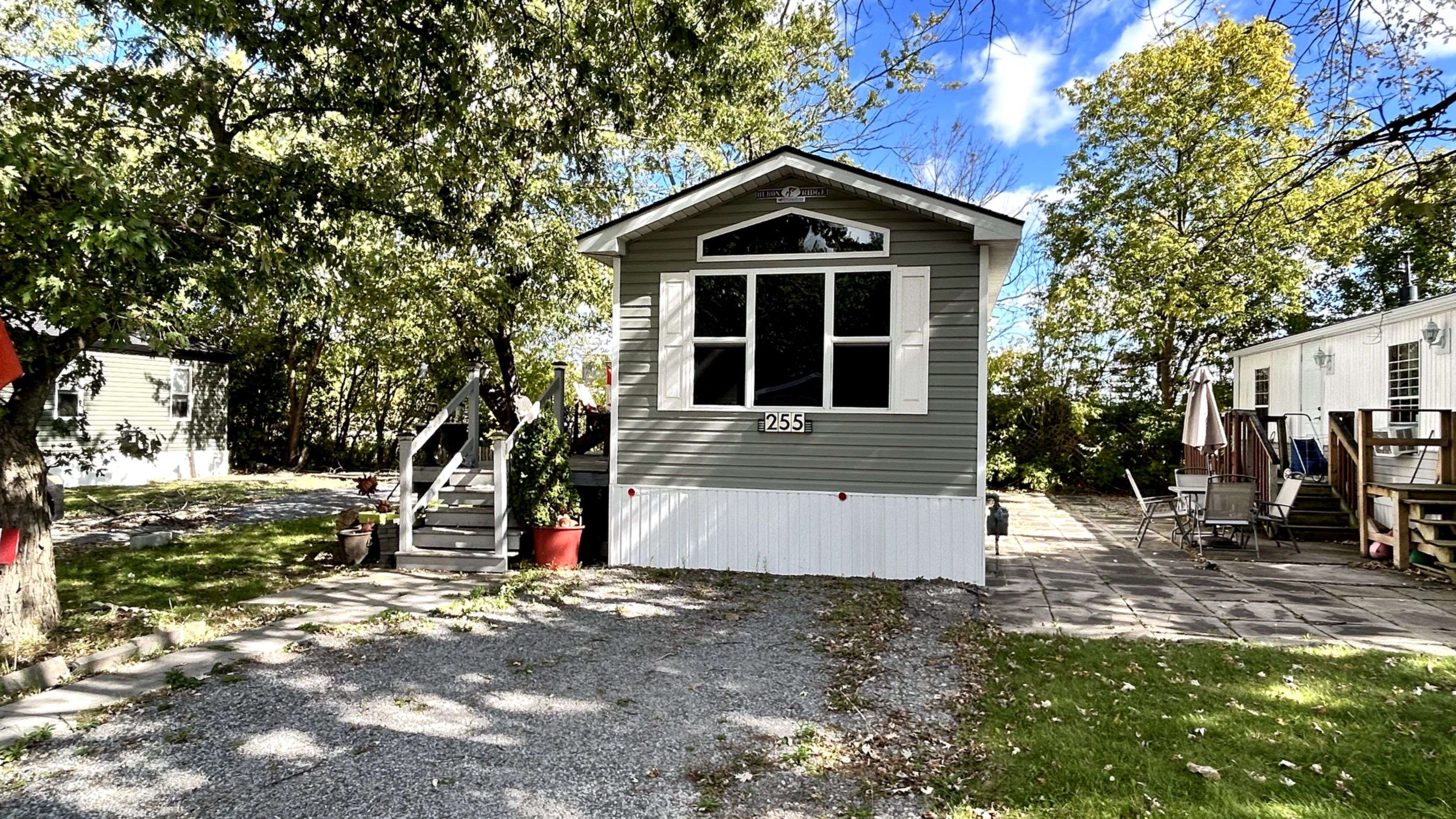 Niagara Falls, ON L2H 1H5,8845 Lundys LN #255