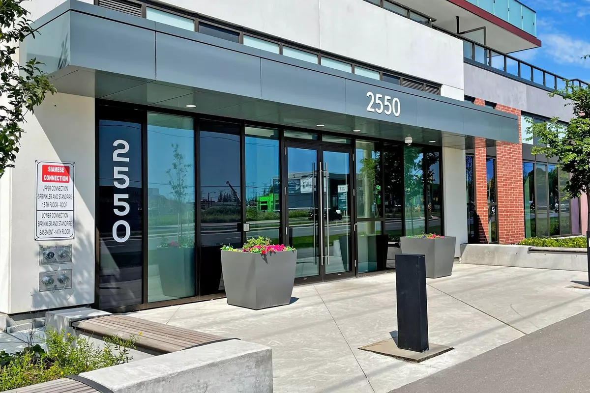 Oshawa, ON L1L 0R5,2550 Simcoe ST N #2101