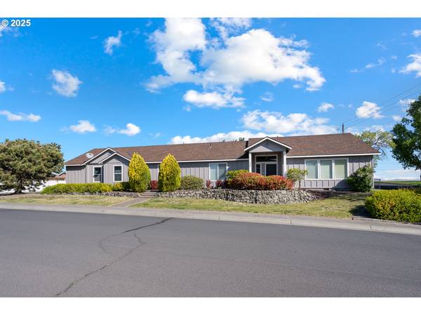 200 RIO SENDA ST, Umatilla, OR 97882