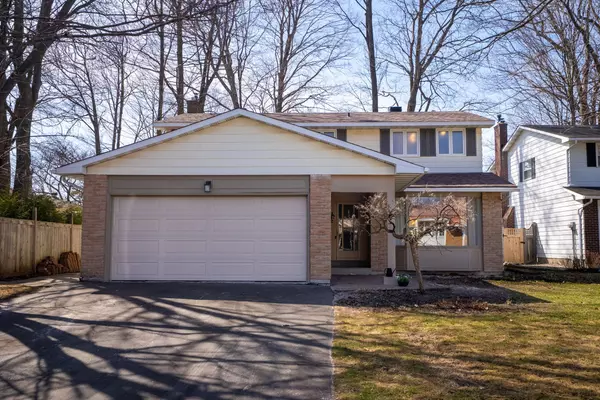 4 Oakhurst CRES, Blackburn Hamlet, ON K1B 4A6