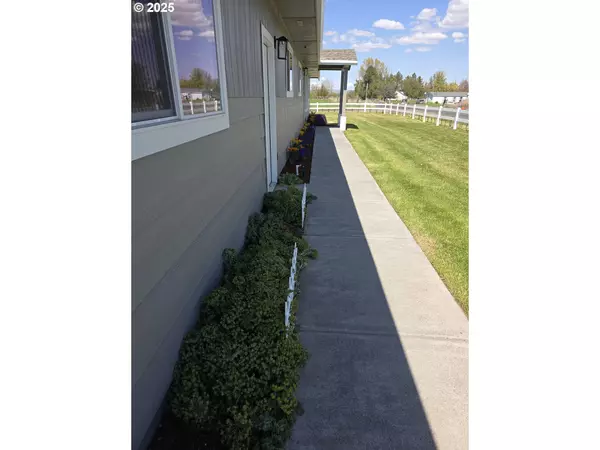 Hermiston, OR 97838,80602 S EDWARDS RD