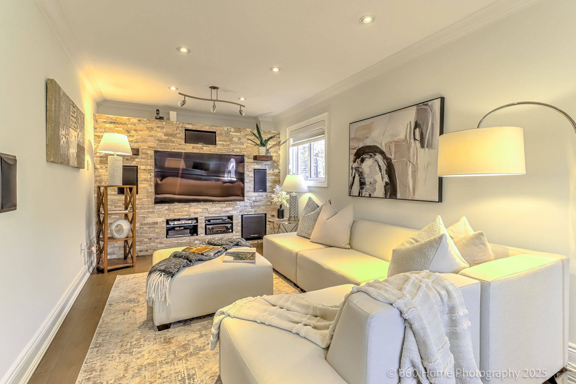 Whitby, ON L1R 1V9,99 Deverell ST