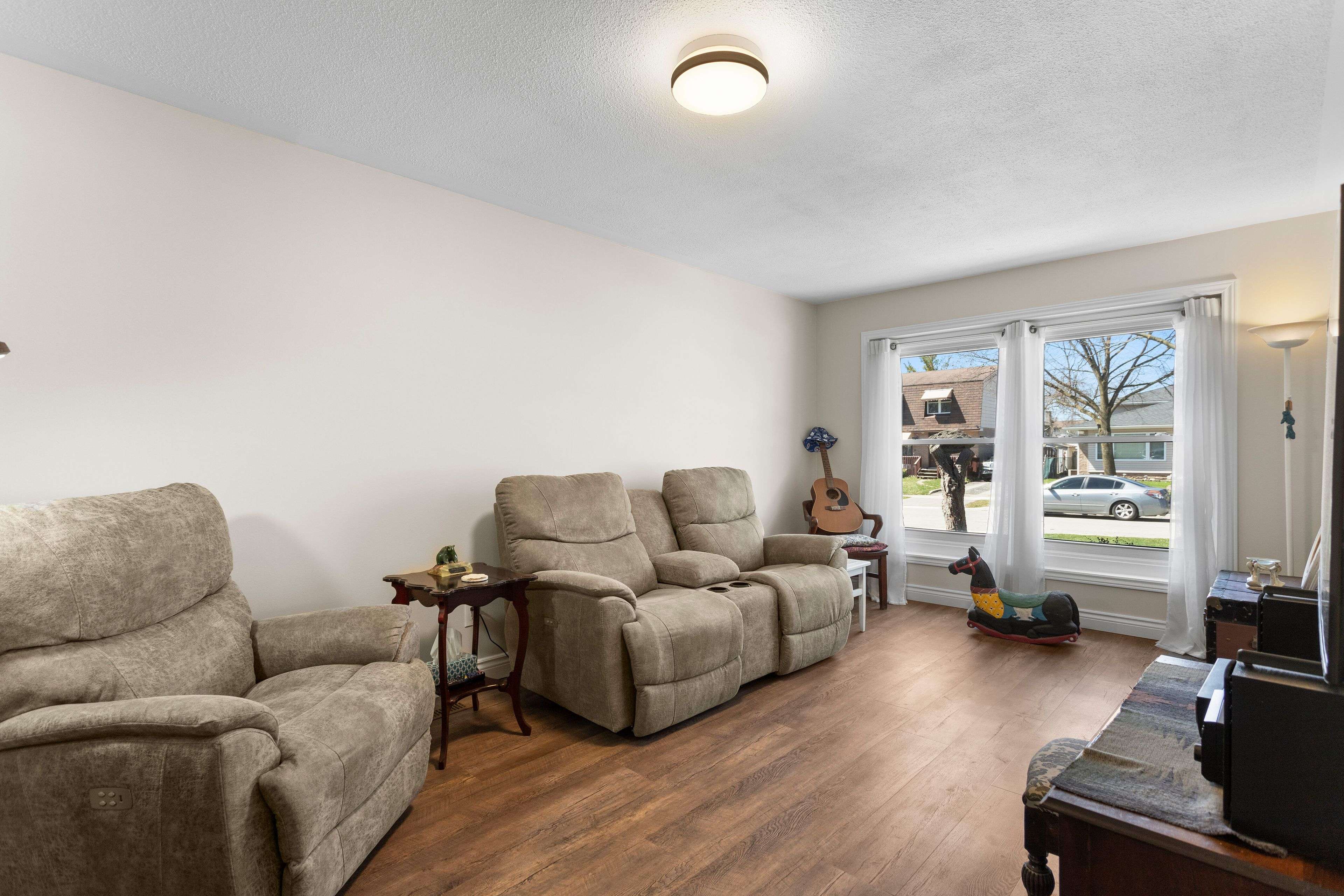 London South, ON N5Z 4J2,26 Edmunds CRES