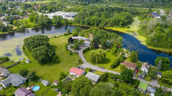 Gananoque, ON K7G 2B1,550 Queen ST E