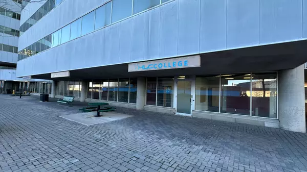 Toronto E09, ON M1P 4X4,55 Town Centre CT #105b