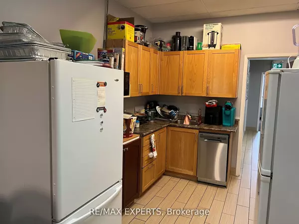 Vaughan, ON L4L 5Y5,100 Marycroft AVE #1G