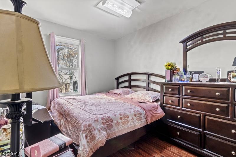 Clifton City, NJ 07011,14 Wisnev St