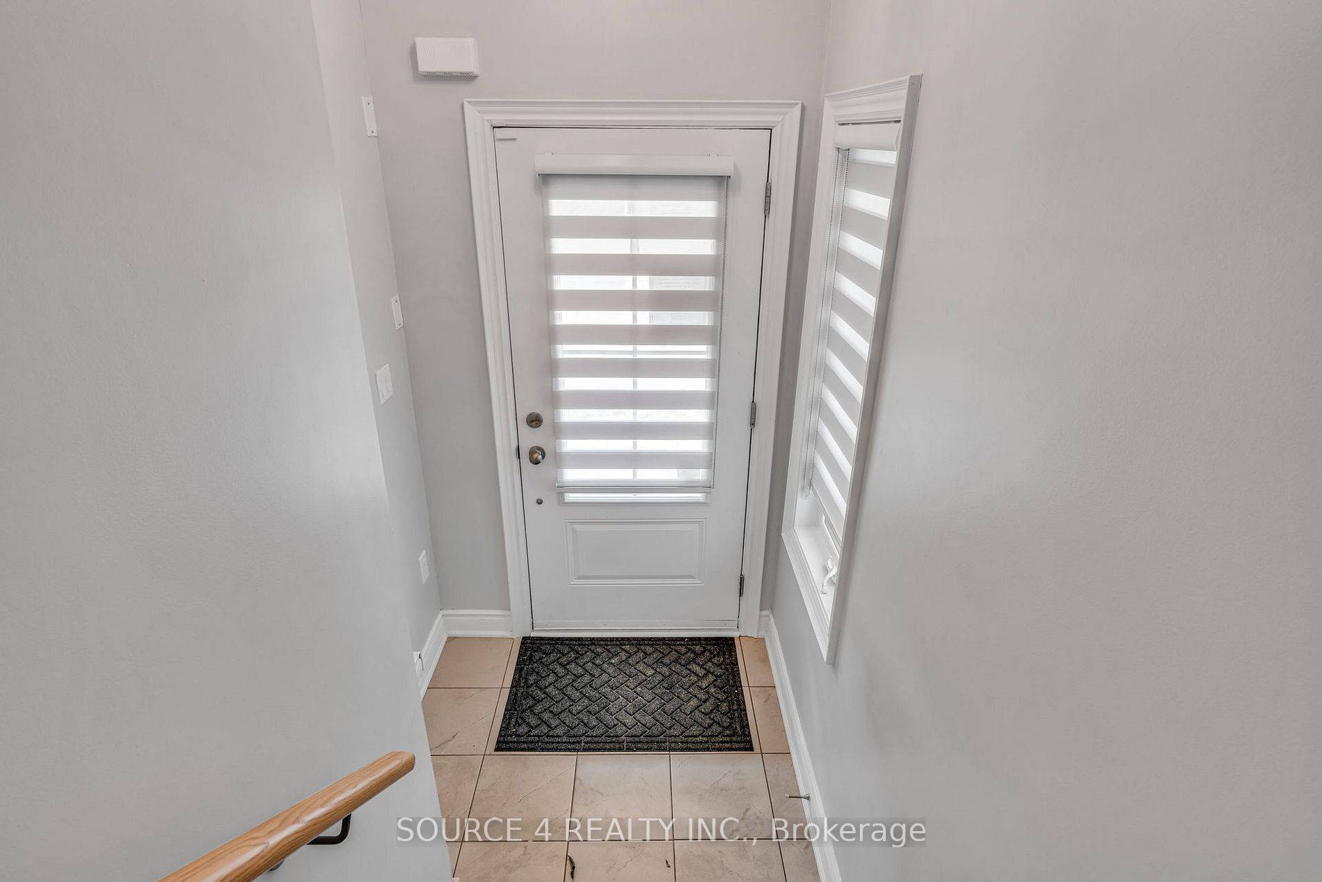 Oshawa, ON L1L 0P9,2563 Larida PATH #107