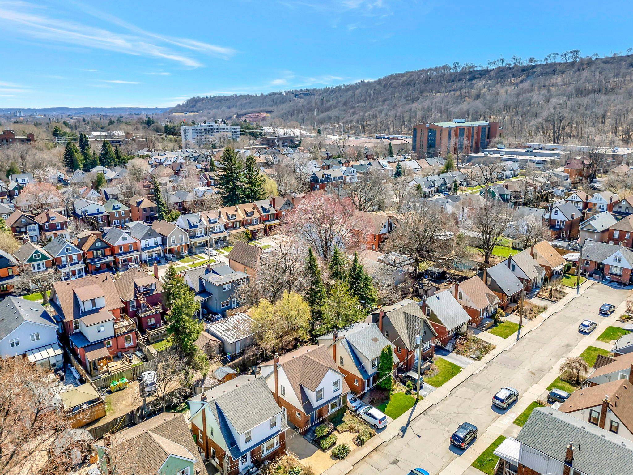 Hamilton, ON L8M 2Y3,21 Gilmour PL