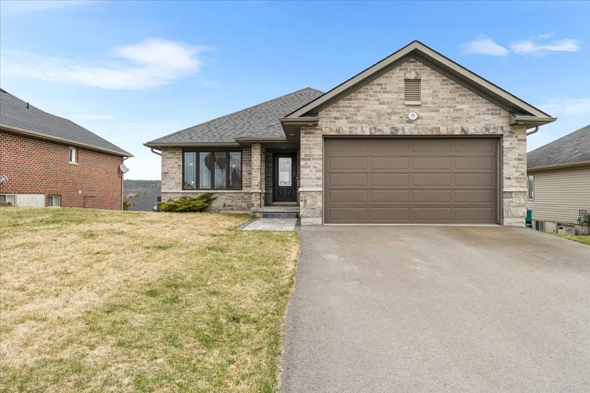 Quinte West, ON K0K 2C0,19 Rosewood DR