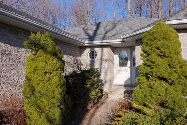 South Bruce Peninsula, ON N0H 2G0,27 Carson Lake CRES