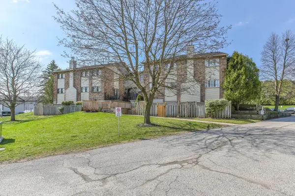 Tillsonburg, ON N4G 5K2,23 Wren CT #7