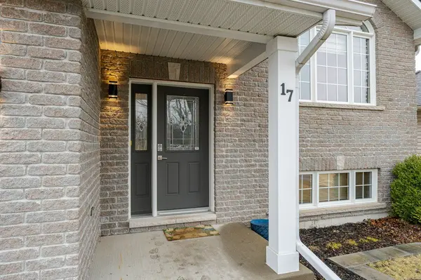 Quinte West, ON K0K 2C0,17 Kyle CT