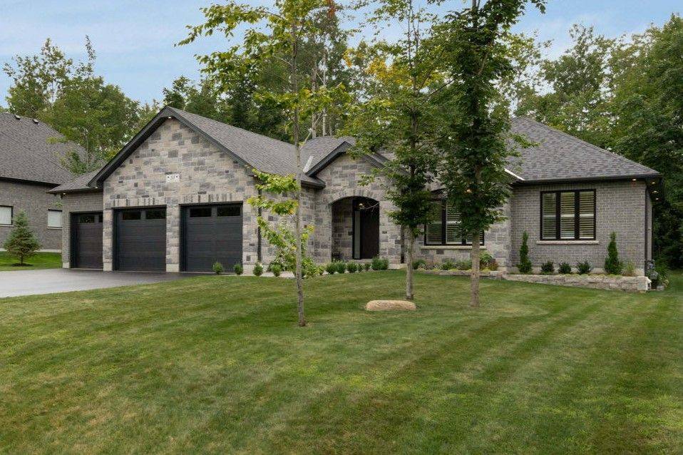 Springwater, ON L9X 2A6,10 Walter James Pkwy