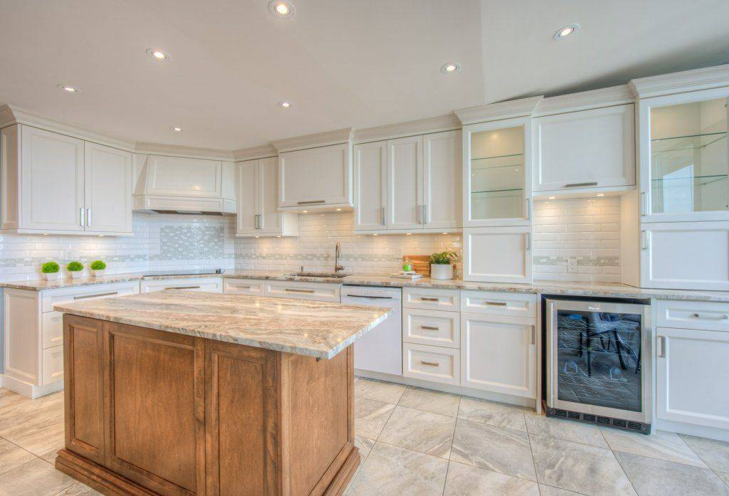 Oakville, ON L6L 5V2,2180 Marine DR #PH2