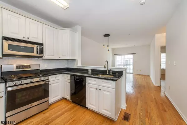 Jersey City, NJ 07305,5 Tribeca Ave #509