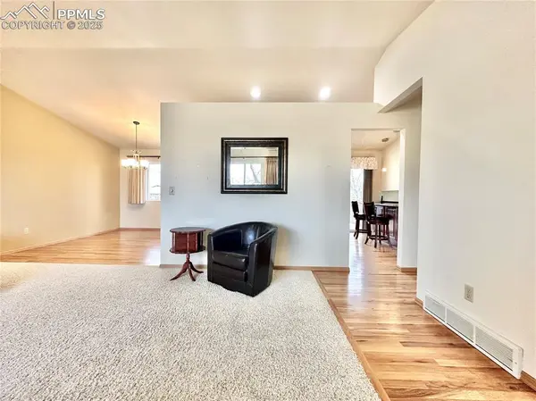 6360 Pawnee CIR, Colorado Springs, CO 80915