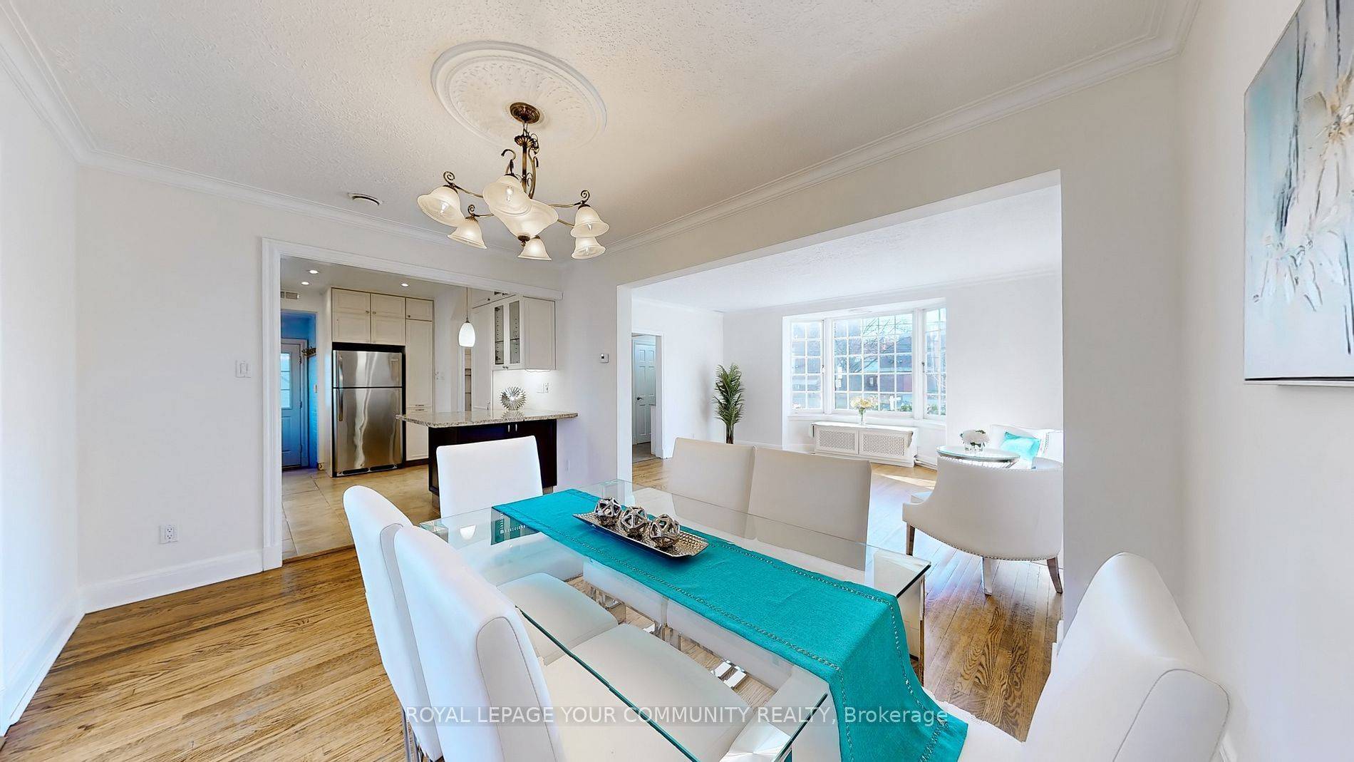 Toronto C04, ON M4N 2Z6,19 Strathgowan CRES