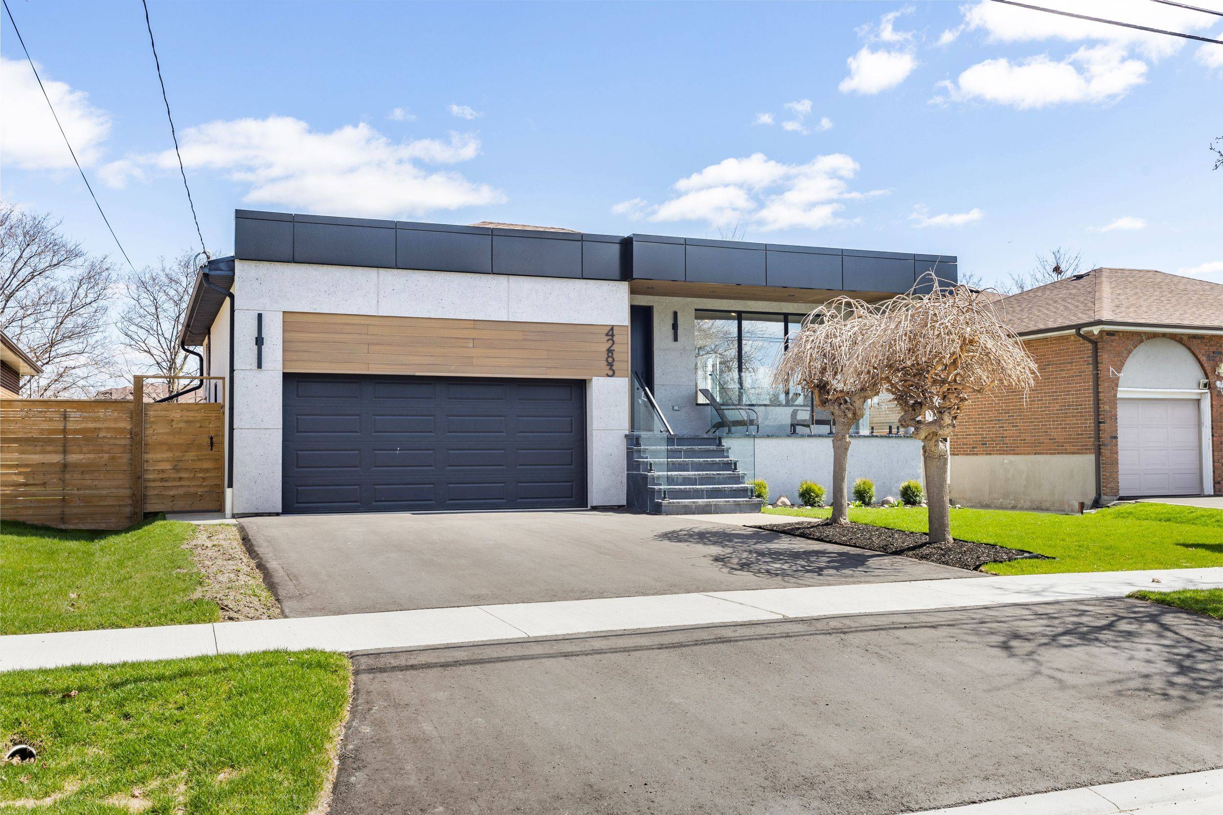 4283 Wilcox RD, Mississauga, ON L4Z 1C3