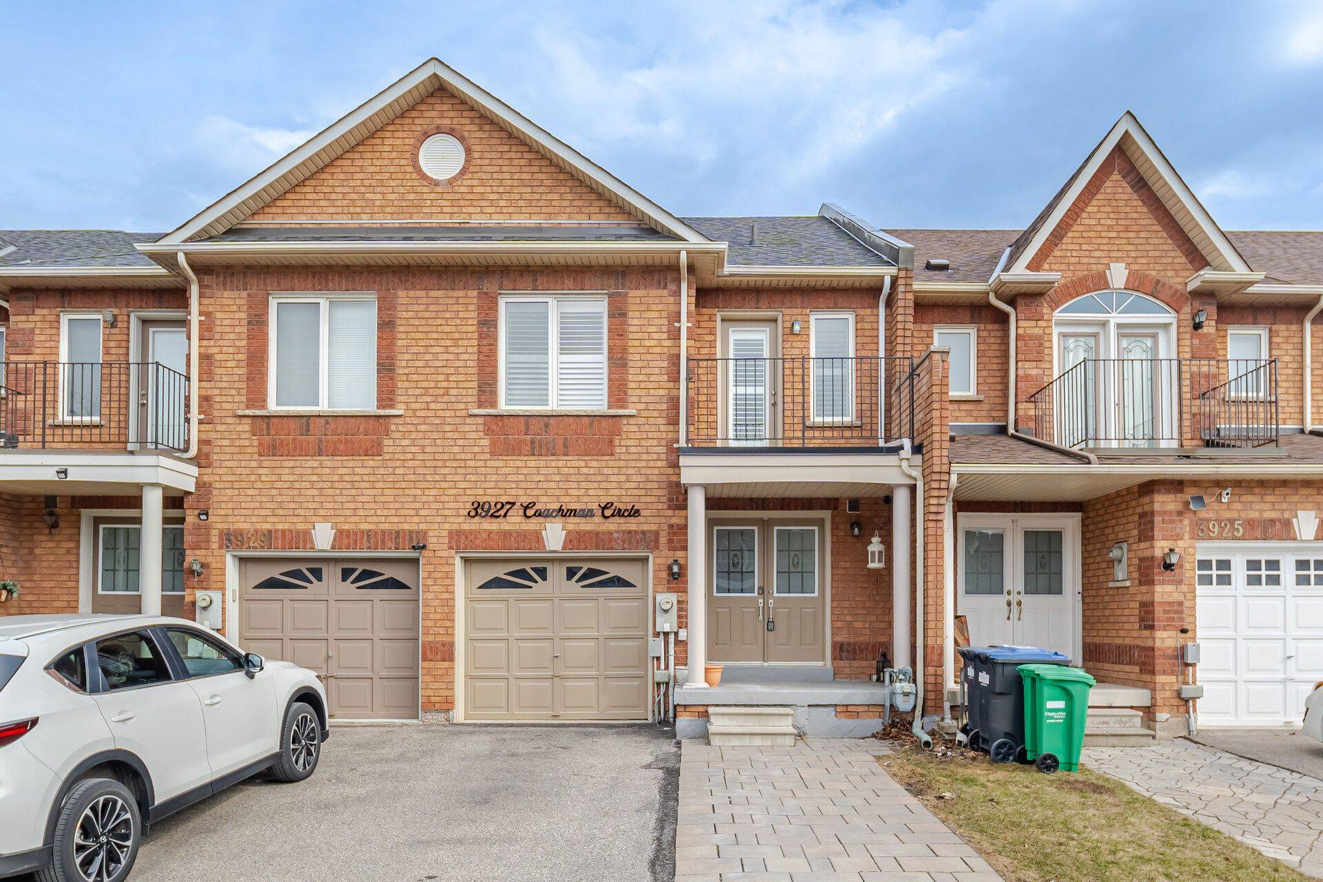 3927 Coachman CIR, Mississauga, ON L5M 6R1